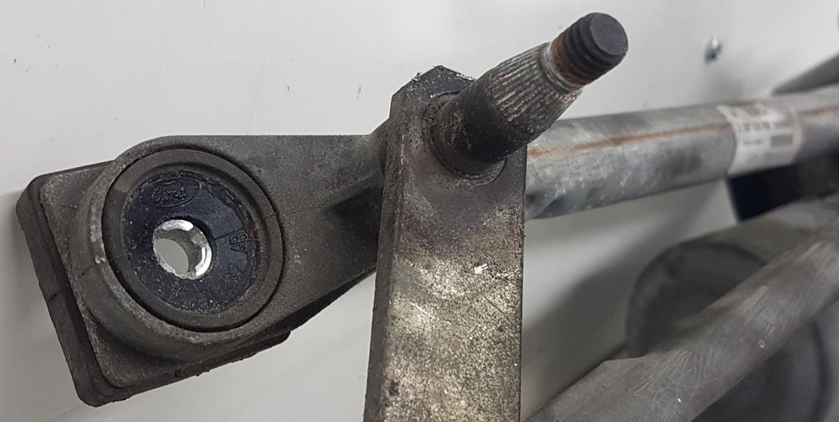 Ford Mondeo BWY Wischergestänge mit Motor 3397020680 1S7117508AD Bj2005