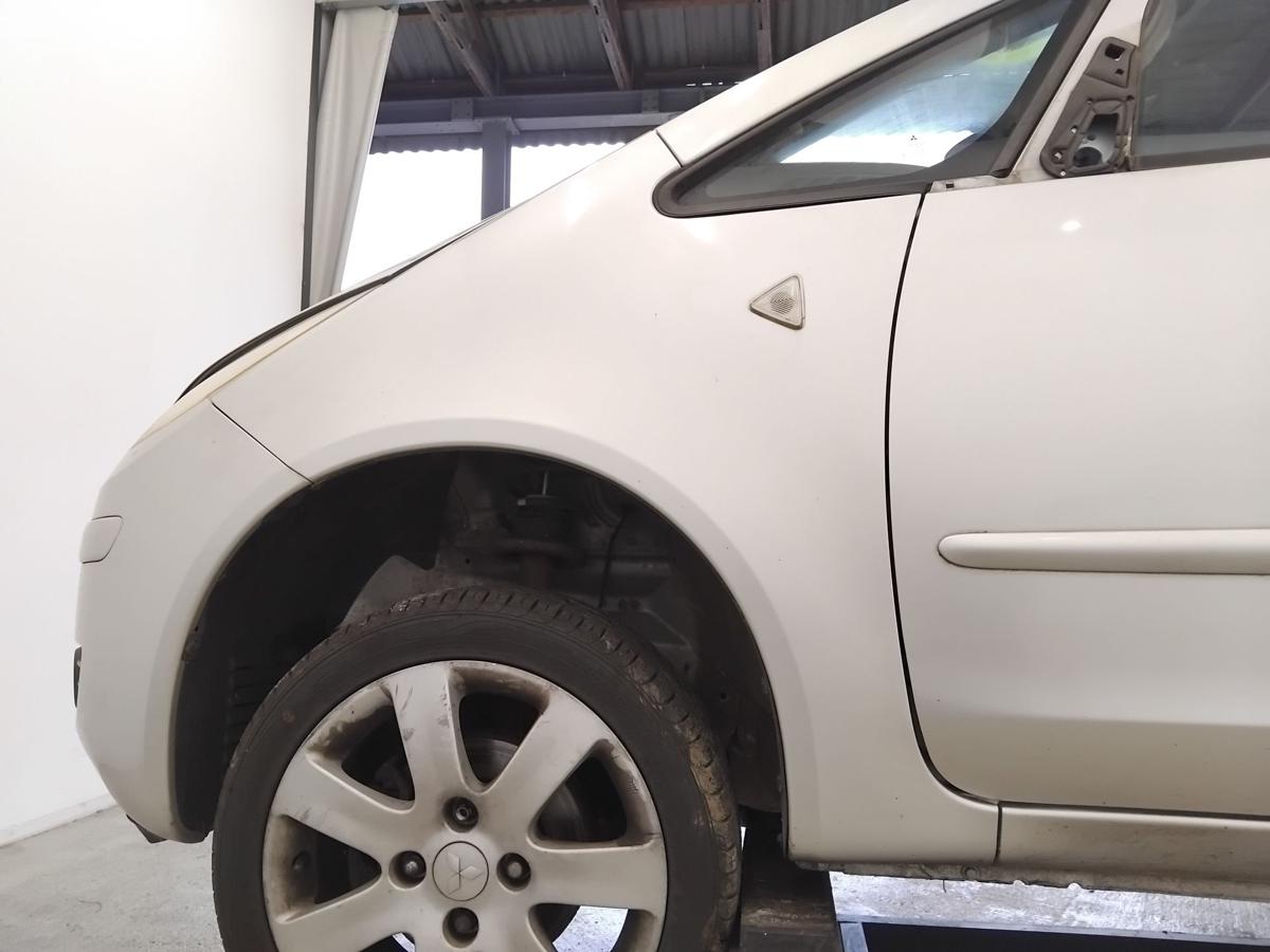 Mitsubishi Colt Z30 original Kotfl&uuml;gel vorn links 5-T&uuml;rer A50 Haag silber BJ2007