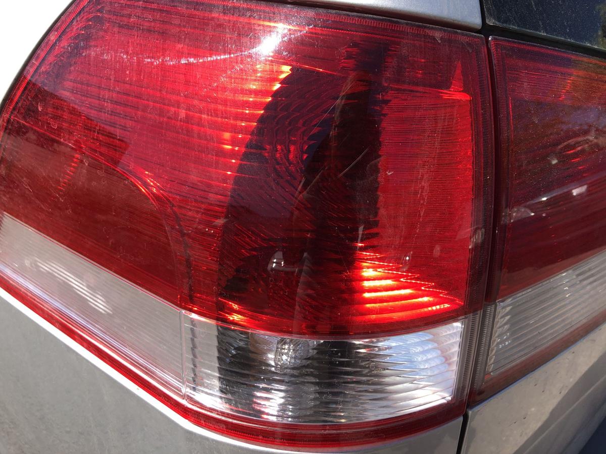 Opel Vectra C Caravan ab 05 R&uuml;ckleuchte au&szlig;en links Ecke Kombi rot silber