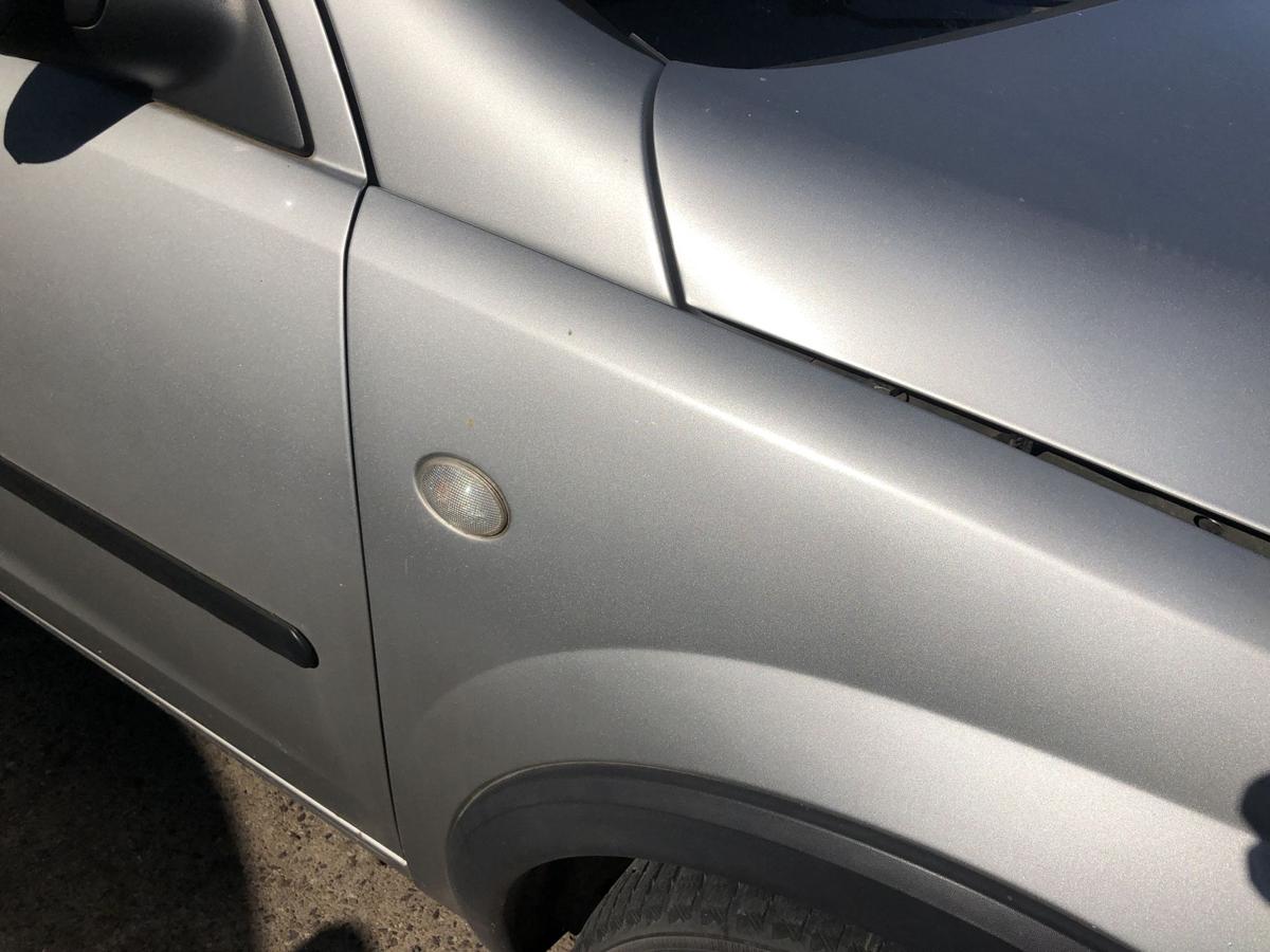 Opel Corsa C ab 2003 Kotflügel vorn rechts Beifahrerseite Z157 Starsilber