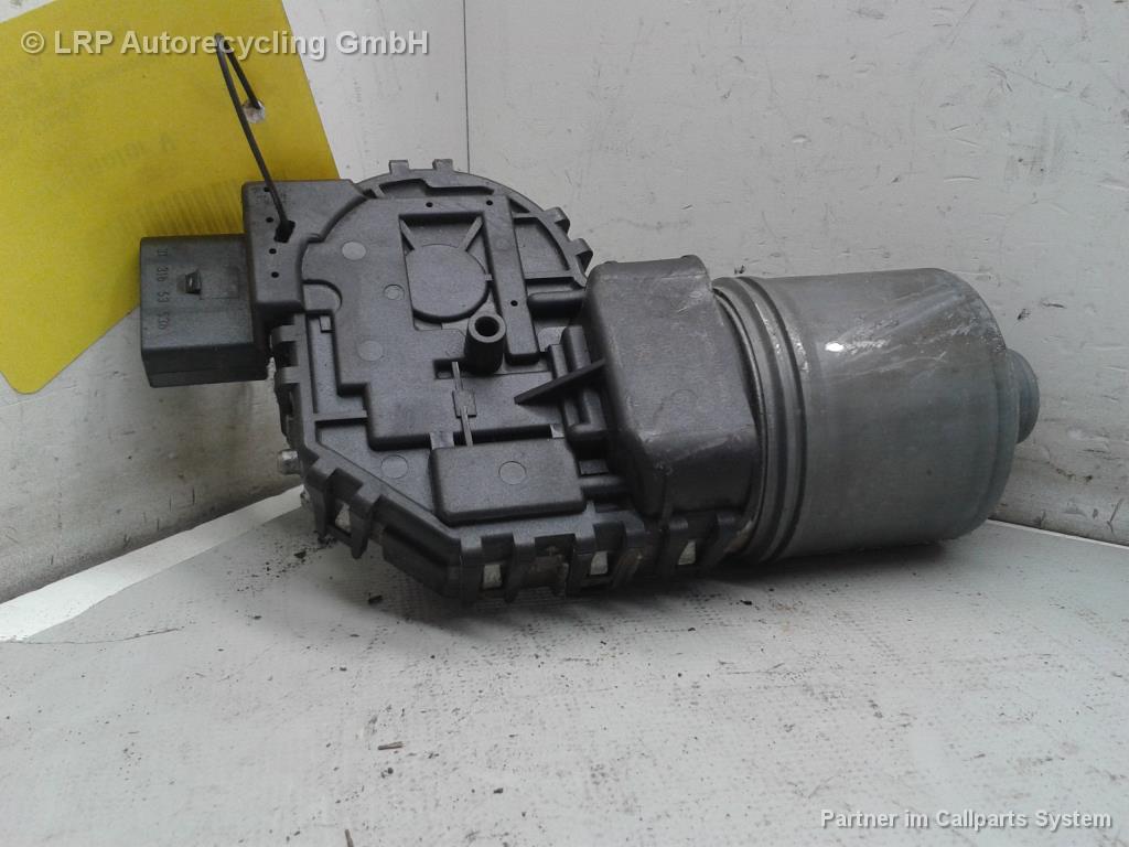 VW Passat 3BG Variant Wischermotor vorn 3B1955113C 0390241505 BOSCH BJ2001