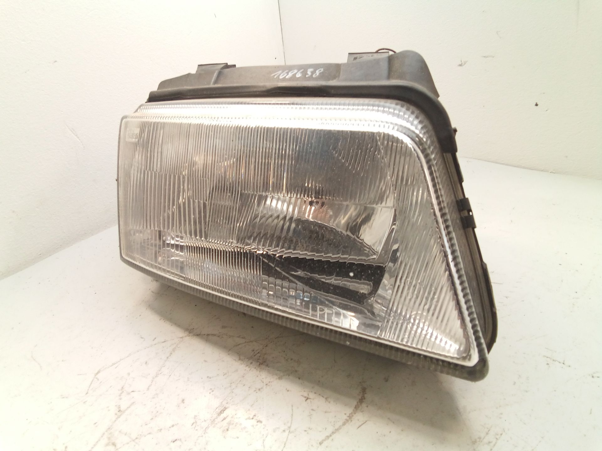 Audi A4 B5 original Scheinwerfer vorn rechts Halogen mit LWR Valeo