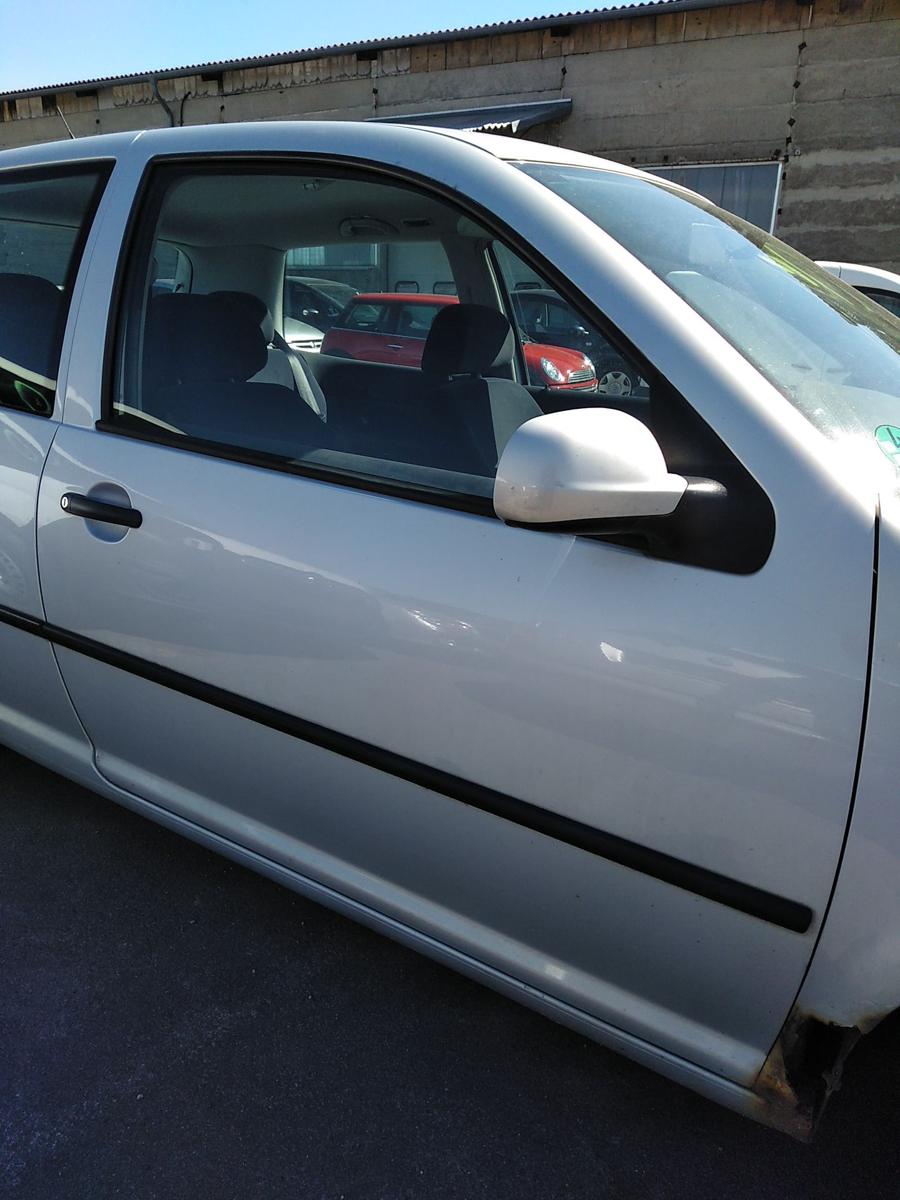 VW Golf 4 T&uuml;r vorn rechts Beifahrert&uuml;r 3-t&uuml;rig satinsilbermetallic LB7Z Bj.1998