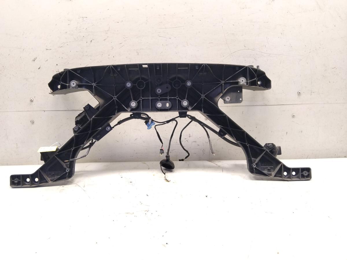 Tesla Model Y original Schlosstr&auml;ger Frontmittelteil BJ2023