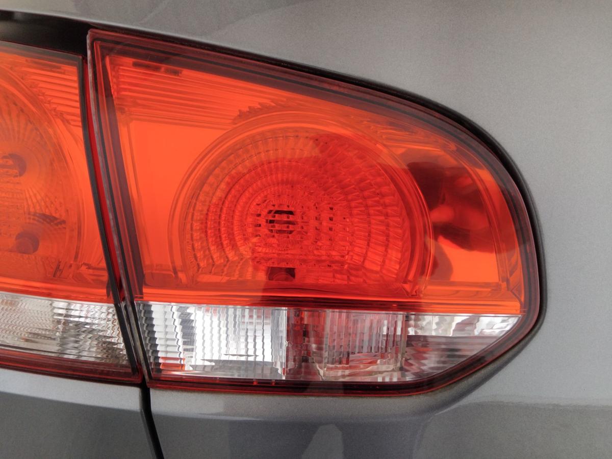 VW Golf 6 original Rückleuchte Schlussleuchte innen links Fließheck BJ2012
