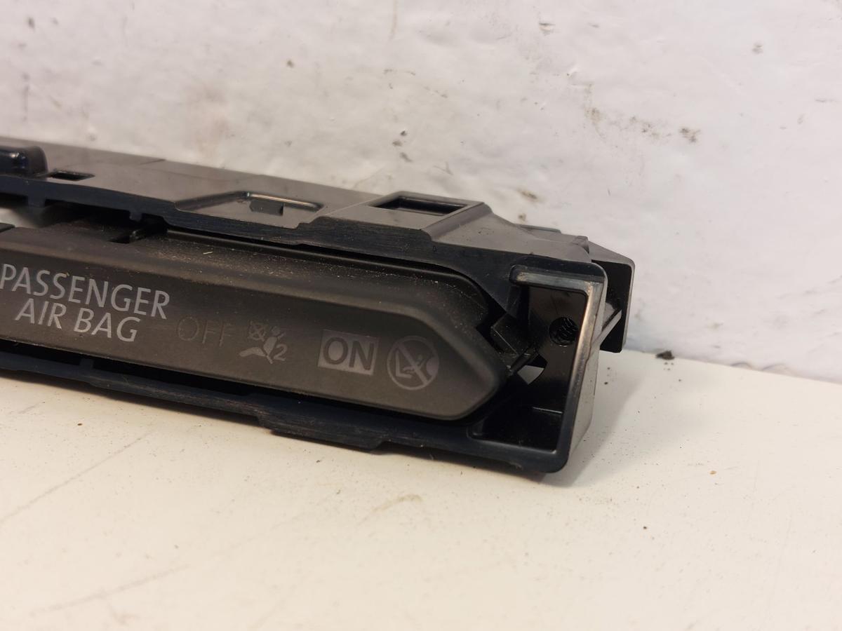 VW Passat 3G B8 Limo Warnblinkschalter Taster Warnblink Warnblinktaster VW Passat 3G B8 Limo Warnblinkschalter Taster Warnblink Warnblinktaster