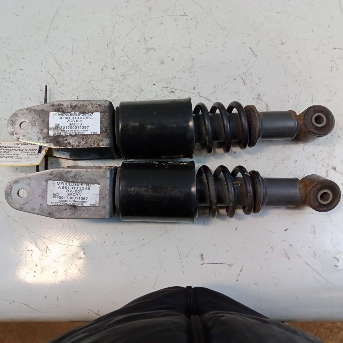 Mercedes Actros MP4 Typ 963 original Satz D&auml;mpfer Fahrerhaus hinten Bj.2018