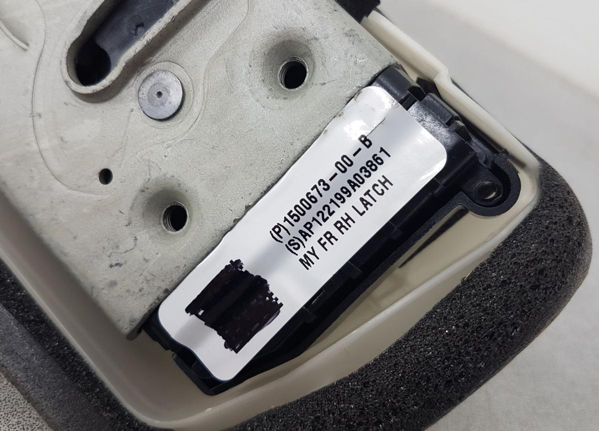 Tesla Model Y T&uuml;rschloss vorn rechts 1500673-00-B Bj2022 f&uuml;r ZV 7 Pins