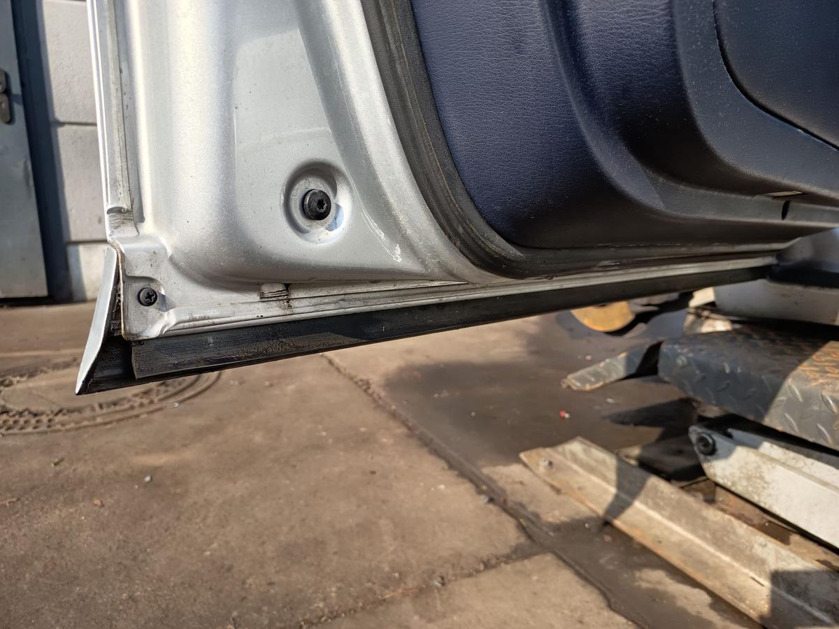 Audi A4 B6 original T&uuml;r vorn links Fahrer Y7W Lichtsilber Bj 2003