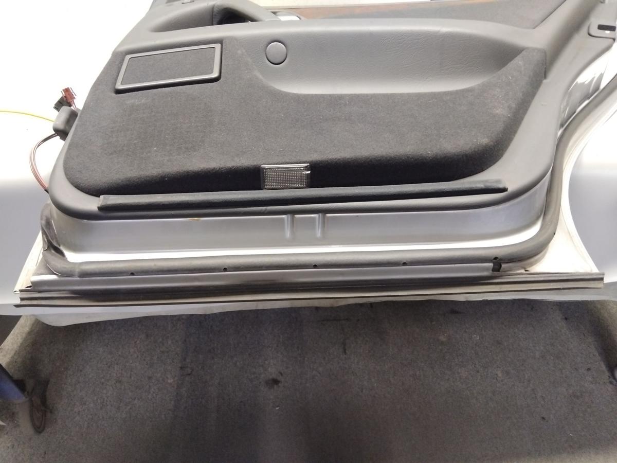 Mercedes E-Klasse Limo W210 T&uuml;r hinten rechts brillantsilbermetallic 744 Bj.1998