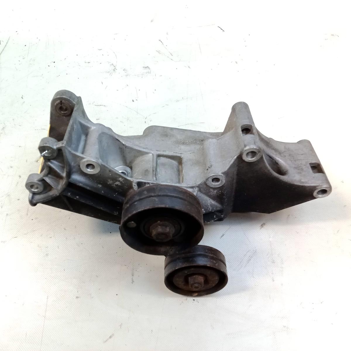 VW Golf 4 1J original Halter Tr&auml;ger Lichtmaschine 032145169Q 1.6 77kw BCB BJ2003