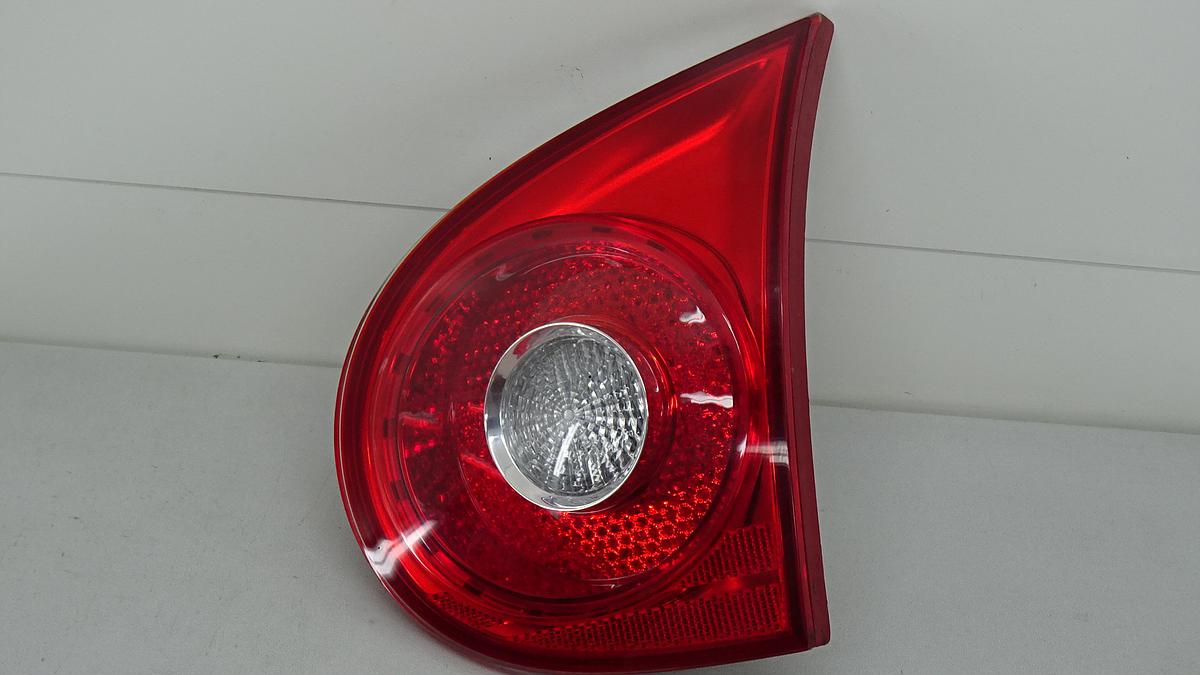 VW Golf V 1K BJ2004 Rücklicht Rückleuchte innen rechts rot weiß 1K6945094J Limo