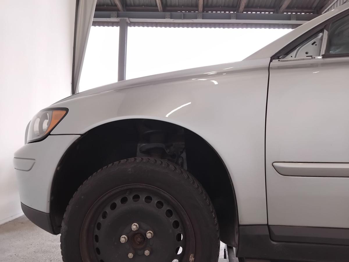 Volvo V50 S40 II original Kotfl&uuml;gel vorn links 477 Electric Silber BJ2007