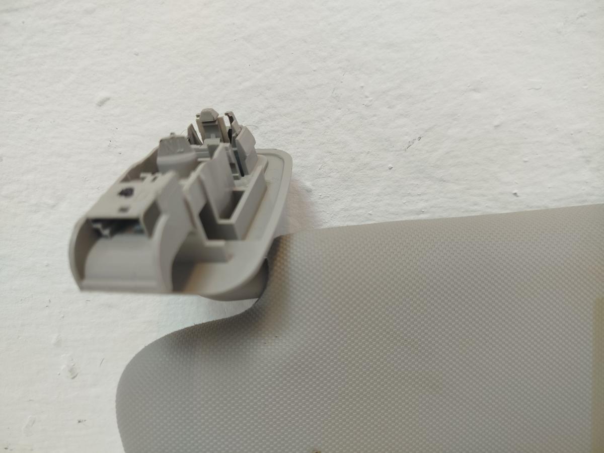 Renault Megane III 3 Sonnenblende vorn rechts mit Spiegel Fahrerseite grau beige