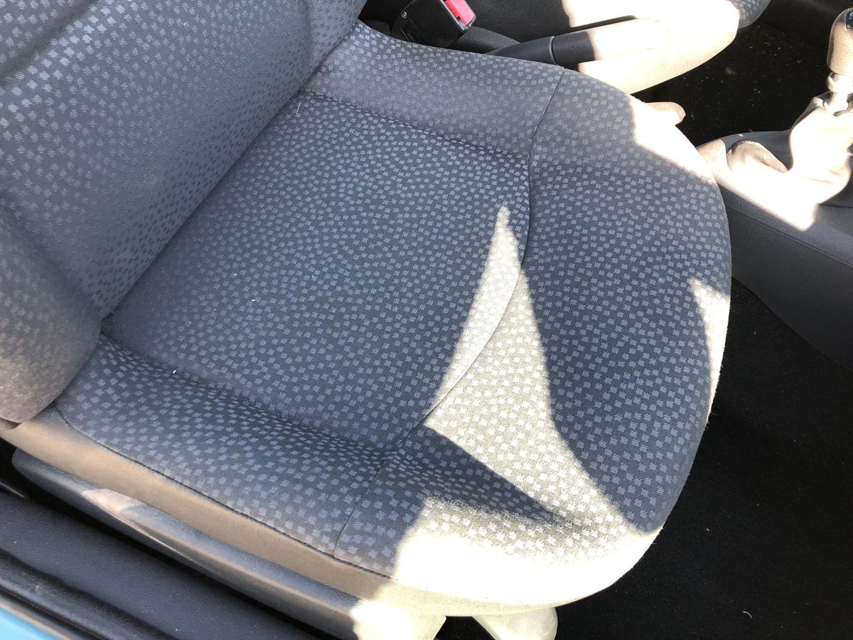 Renault Clio II 2 Campus Sitz vorn rechts Beifahrersitz 3 t&uuml;rer Stoffsitz