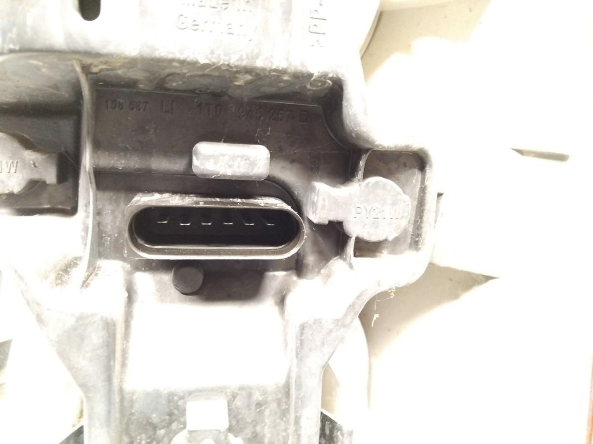 VW Touran 1T original R&uuml;ckleuchte Schlussleuchte rechts BJ2006