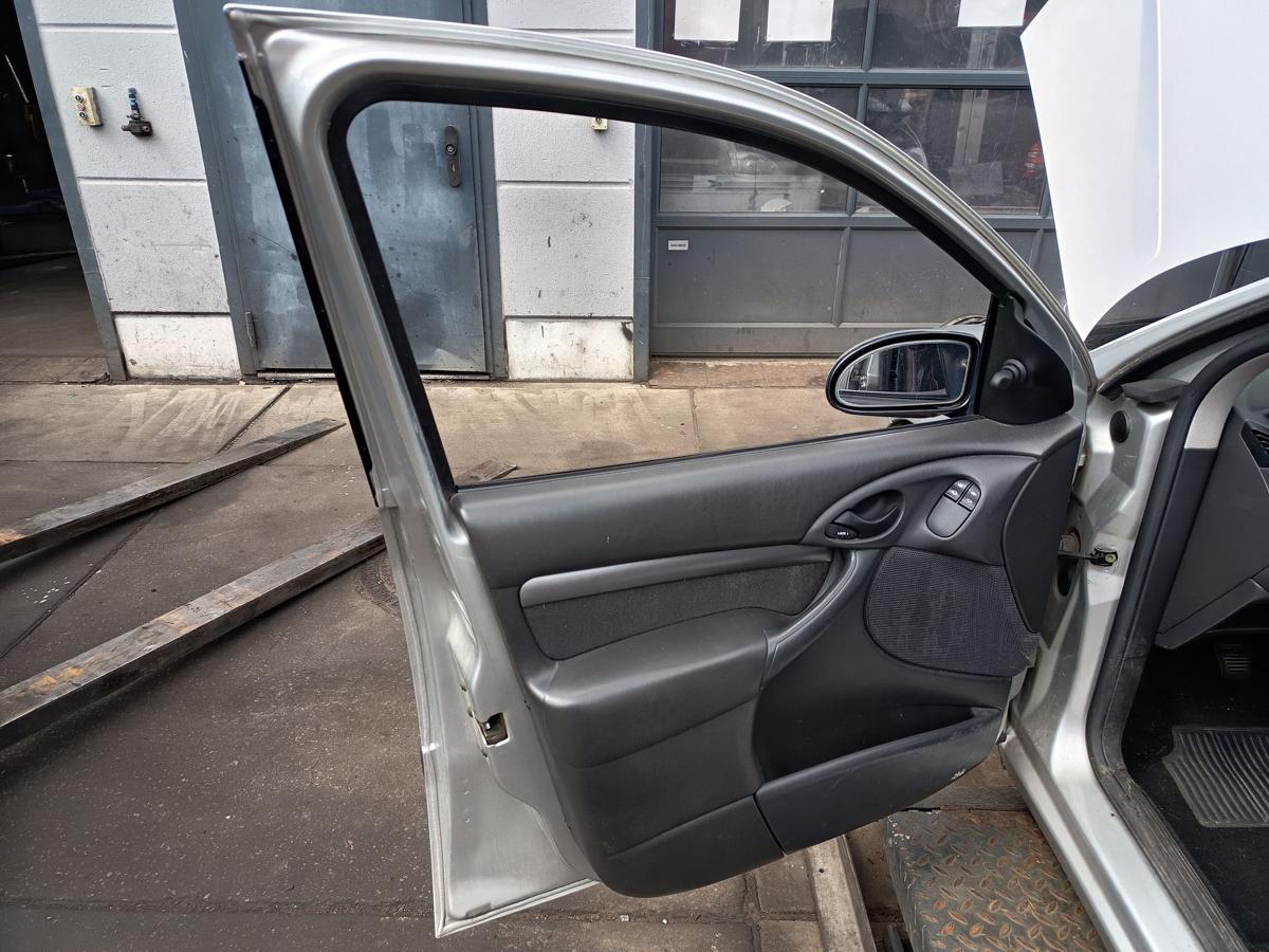 Ford Focus DAW original T&uuml;r vorne links Polar Silber Baujahr 2003