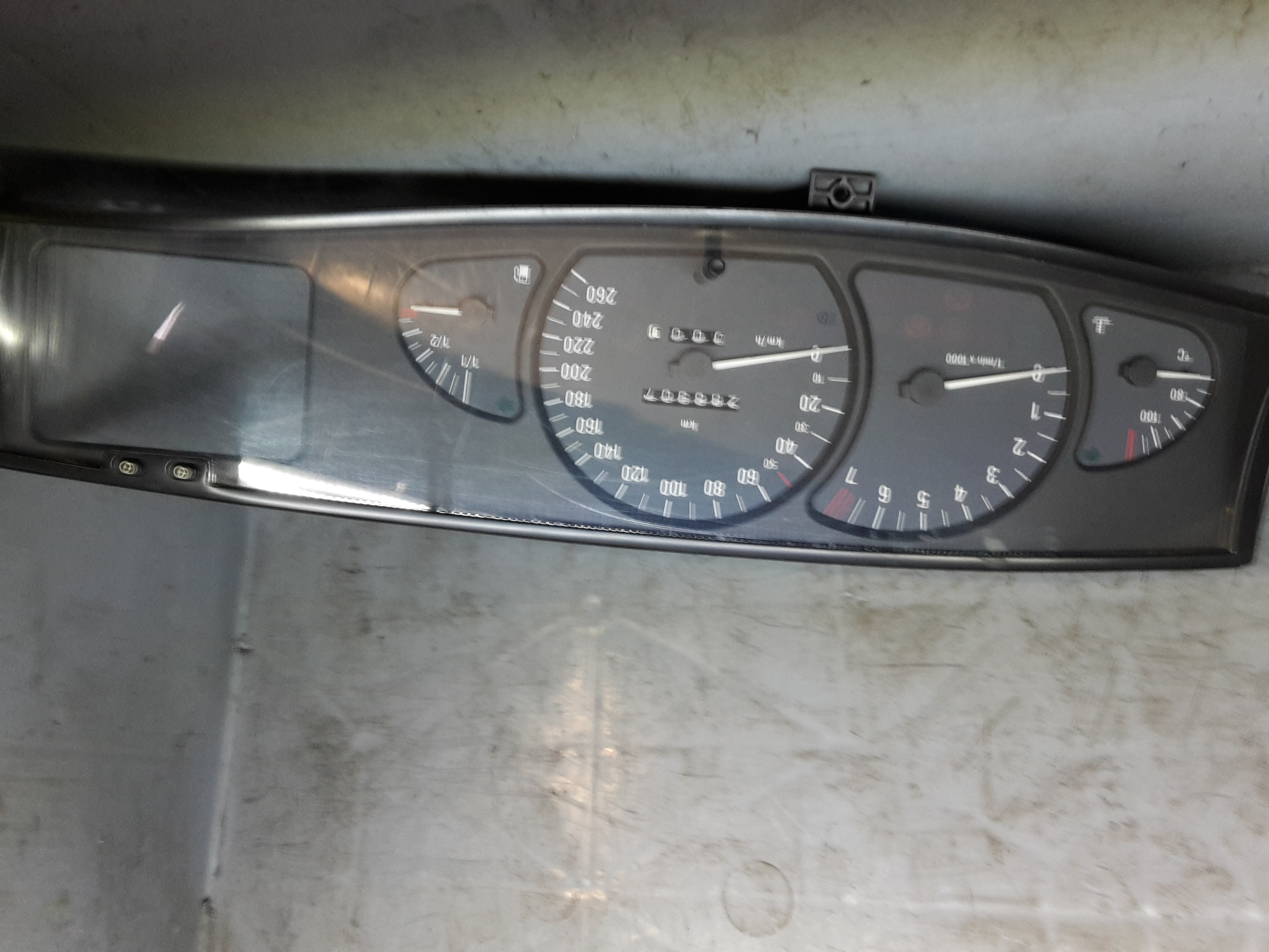 Opel Omega B Bj. 2000 org. Instrumentenkombination Tachometer