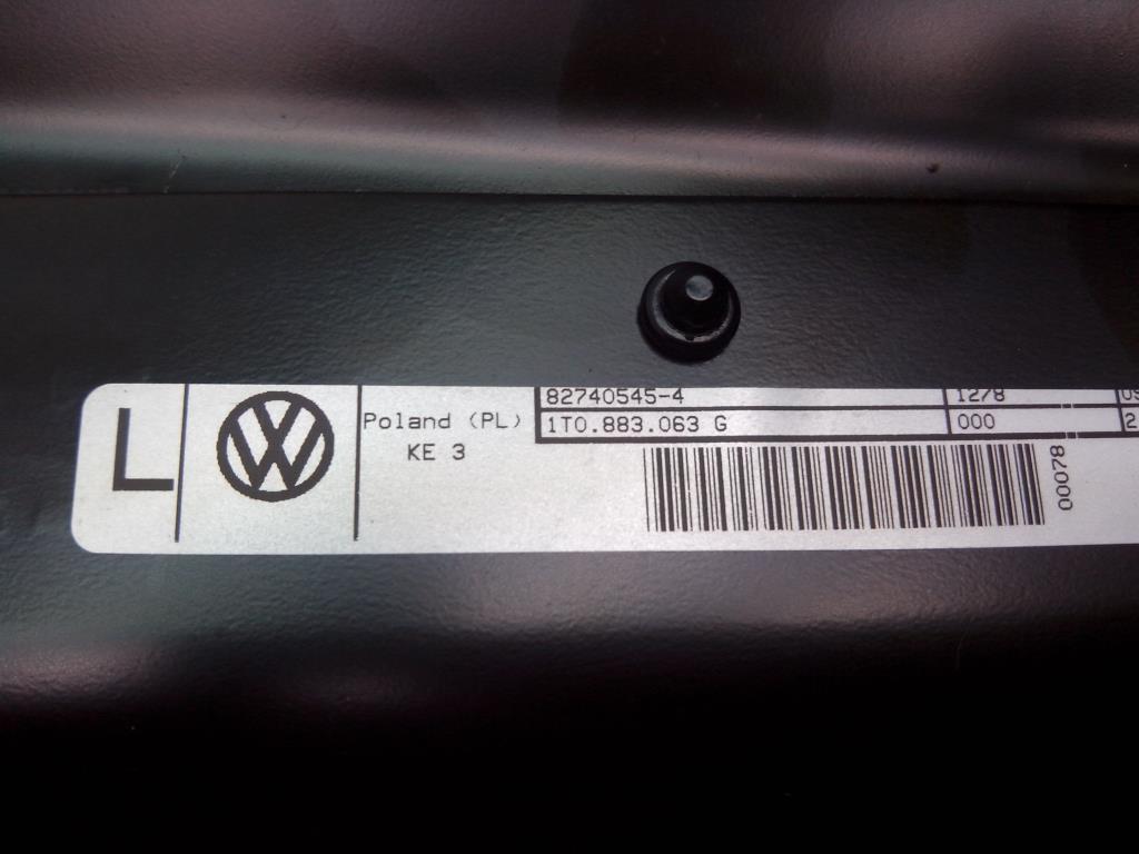 VW Touran 1T BJ2009 original Sitz Mitte links 1T0883063G