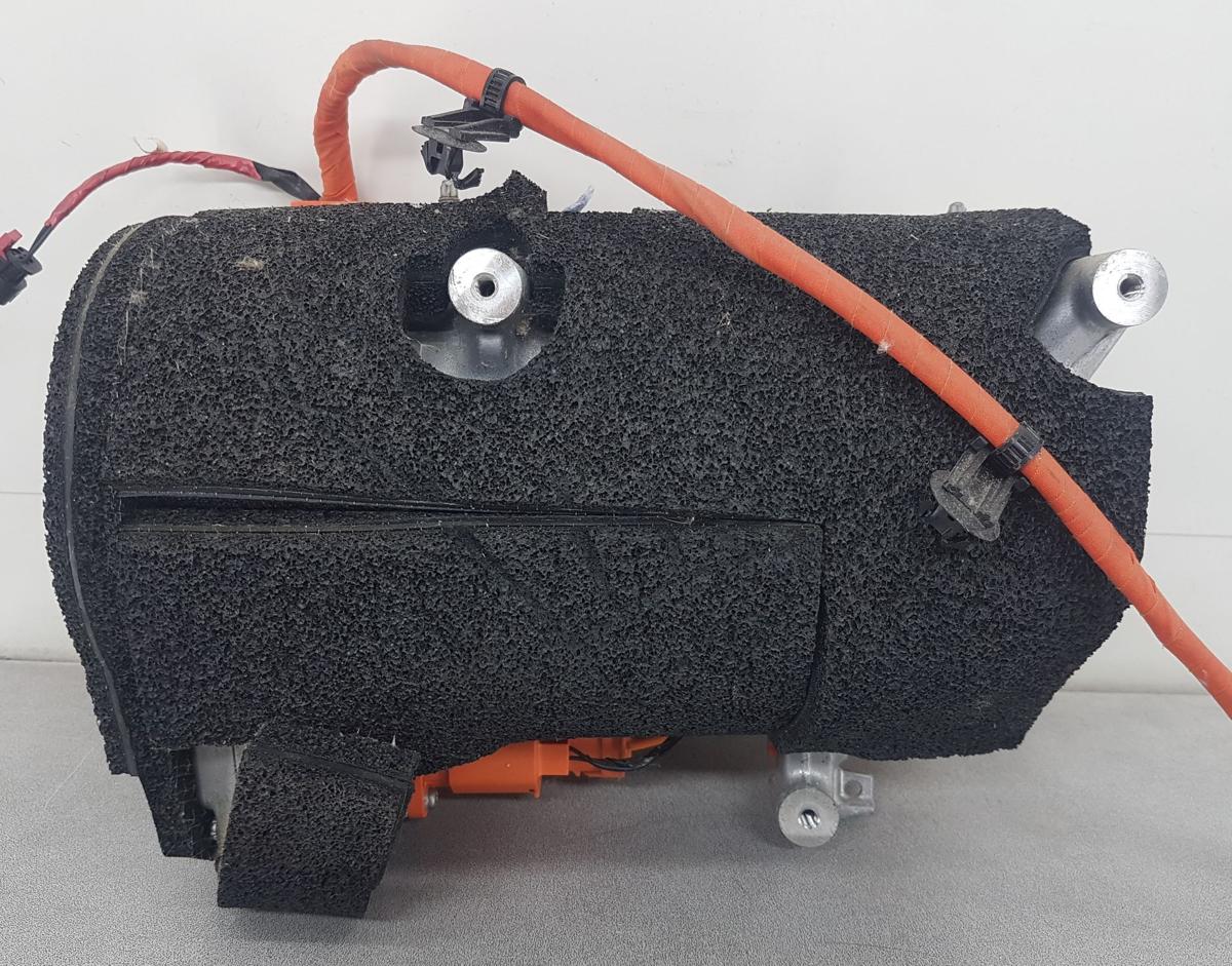 Tesla Model Y Klimakompressor Bj2022 1501256-01-L R1234yf