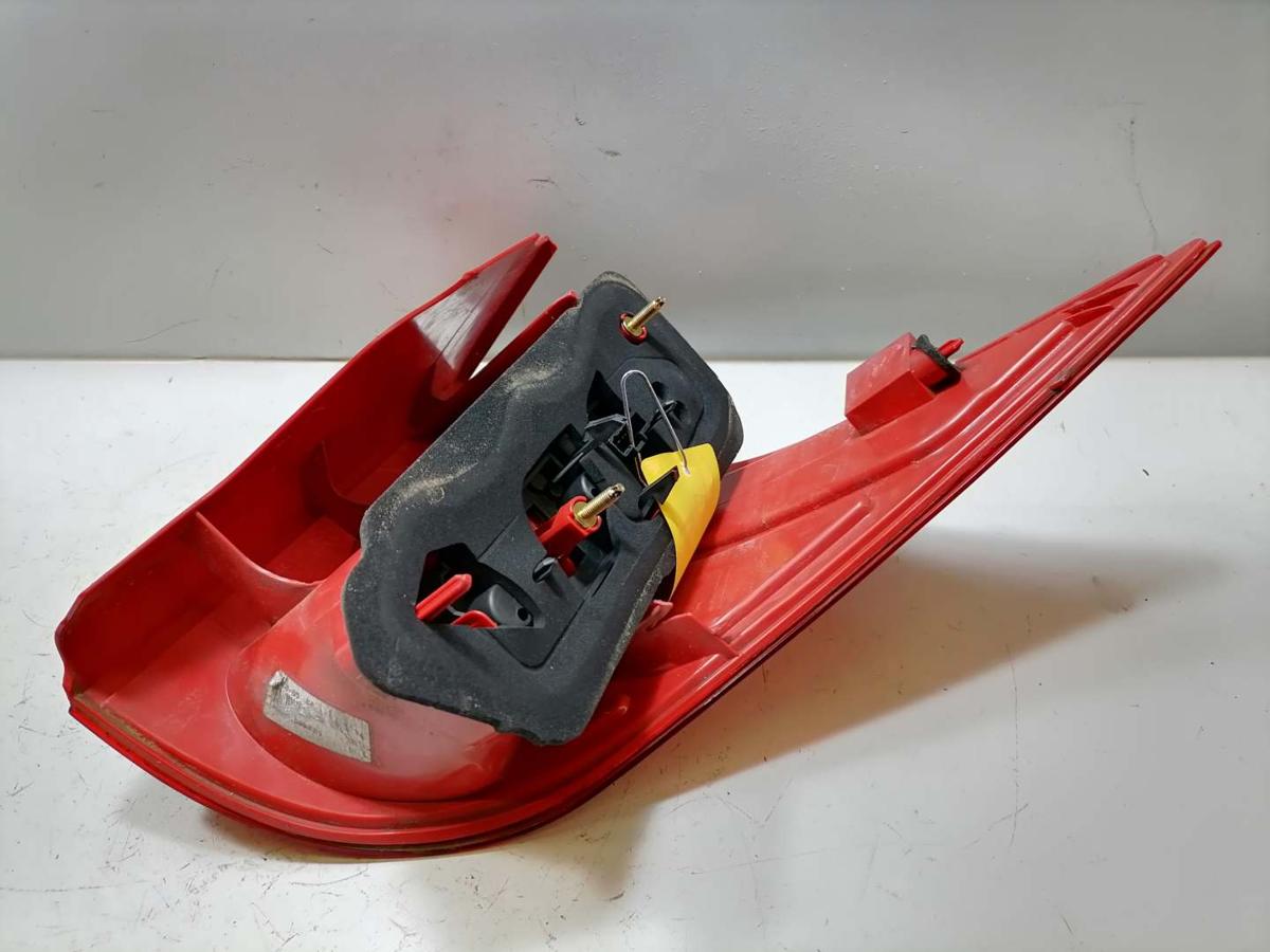 Peugeot 1007 original R&uuml;cklicht R&uuml;ckleuchte Schlussleuchte links Bj.2005