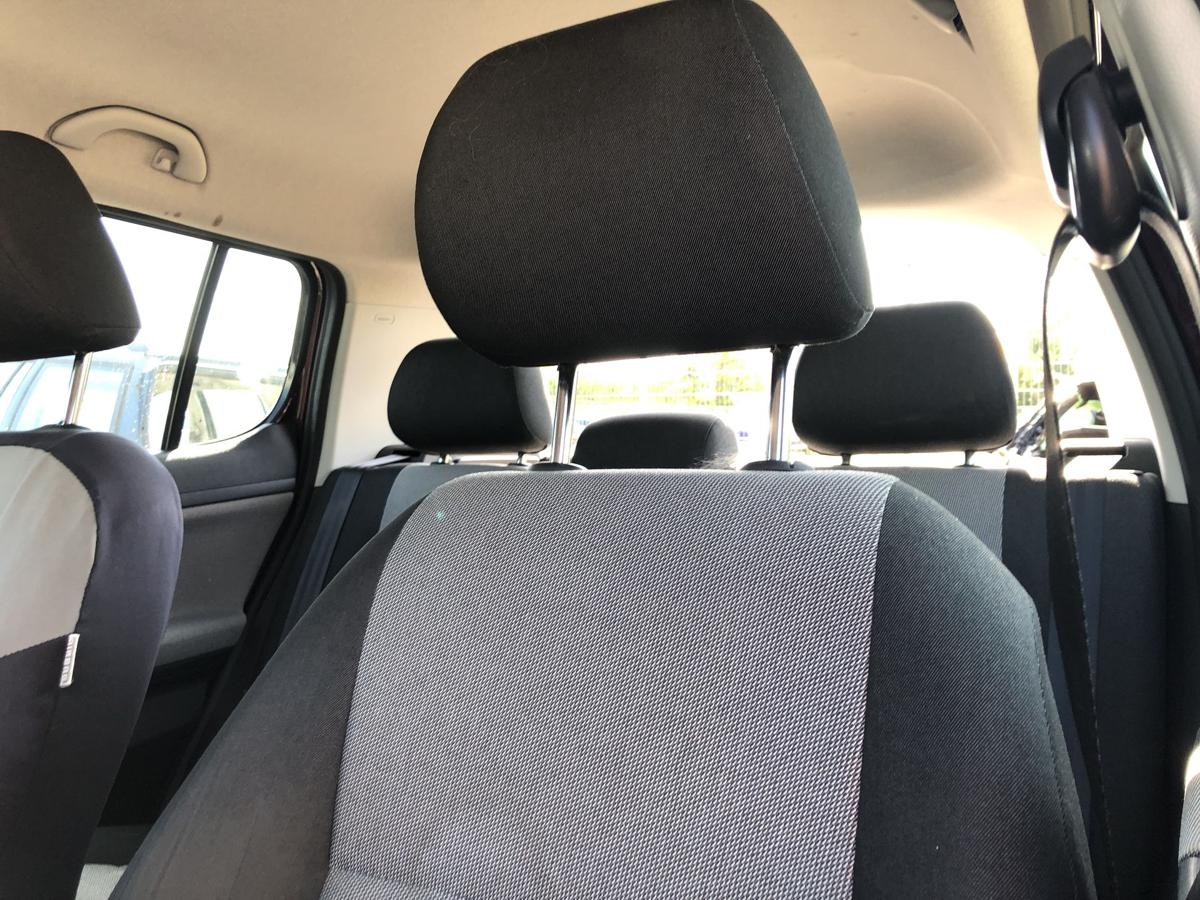 Skoda Fabia 5J Sitz vorn links Stoff ohne Heizung Fahrersitz Autositz