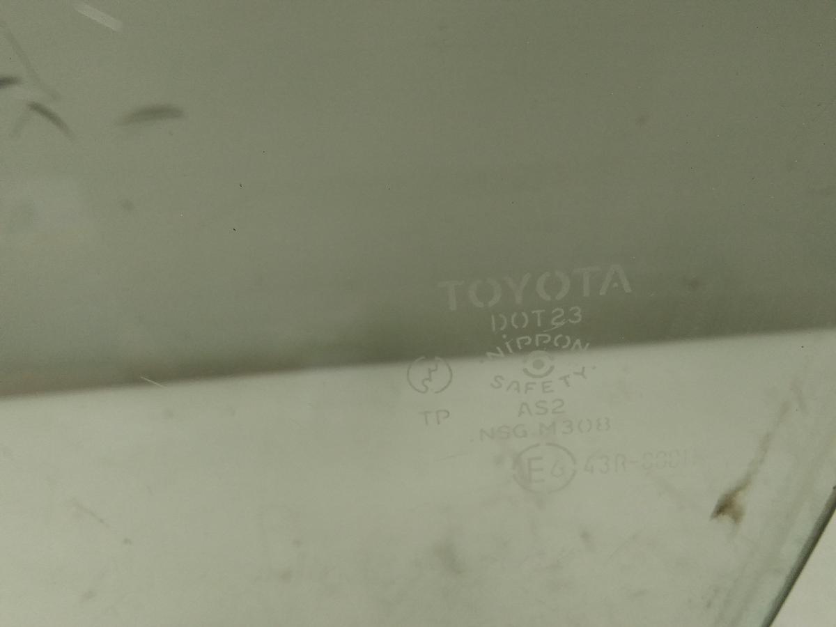 Toyota Starlet P9 Türscheibe Scheibe vorn links 5-türig grüncol.