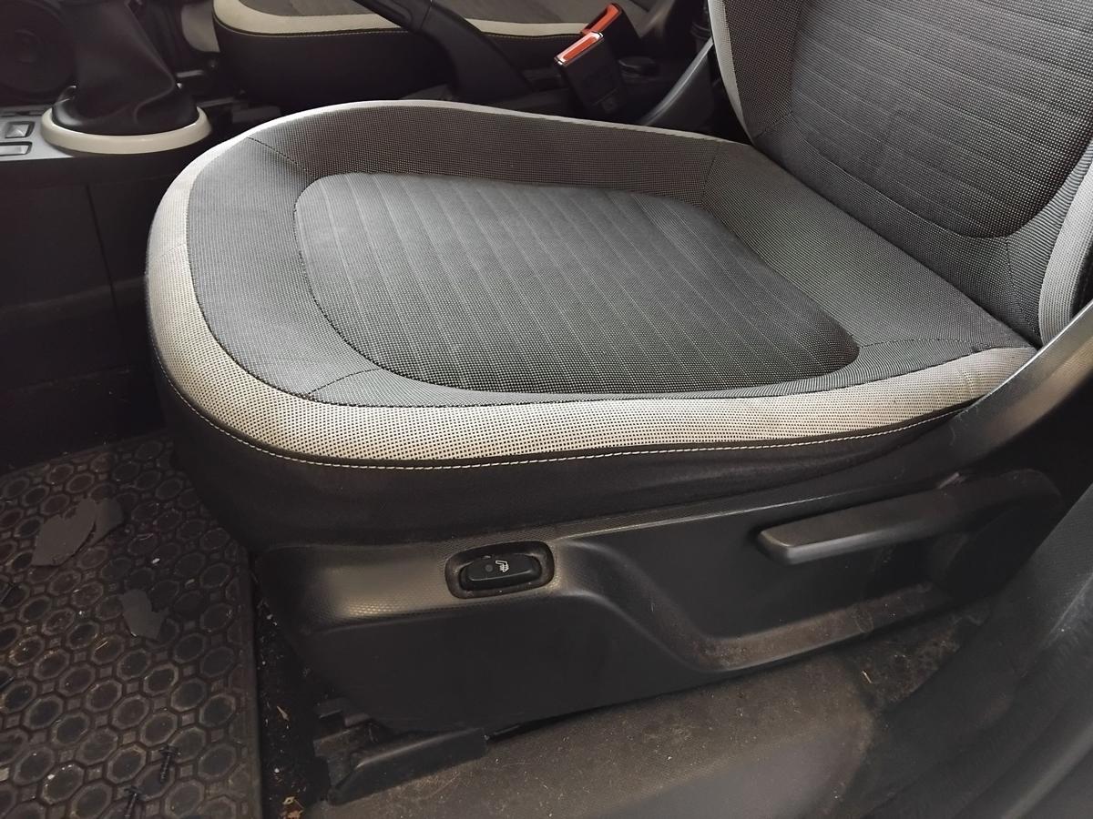 Renault Twingo 3 original Sitz vorn links Fahrersitz Stoff grau beheizt BJ2018