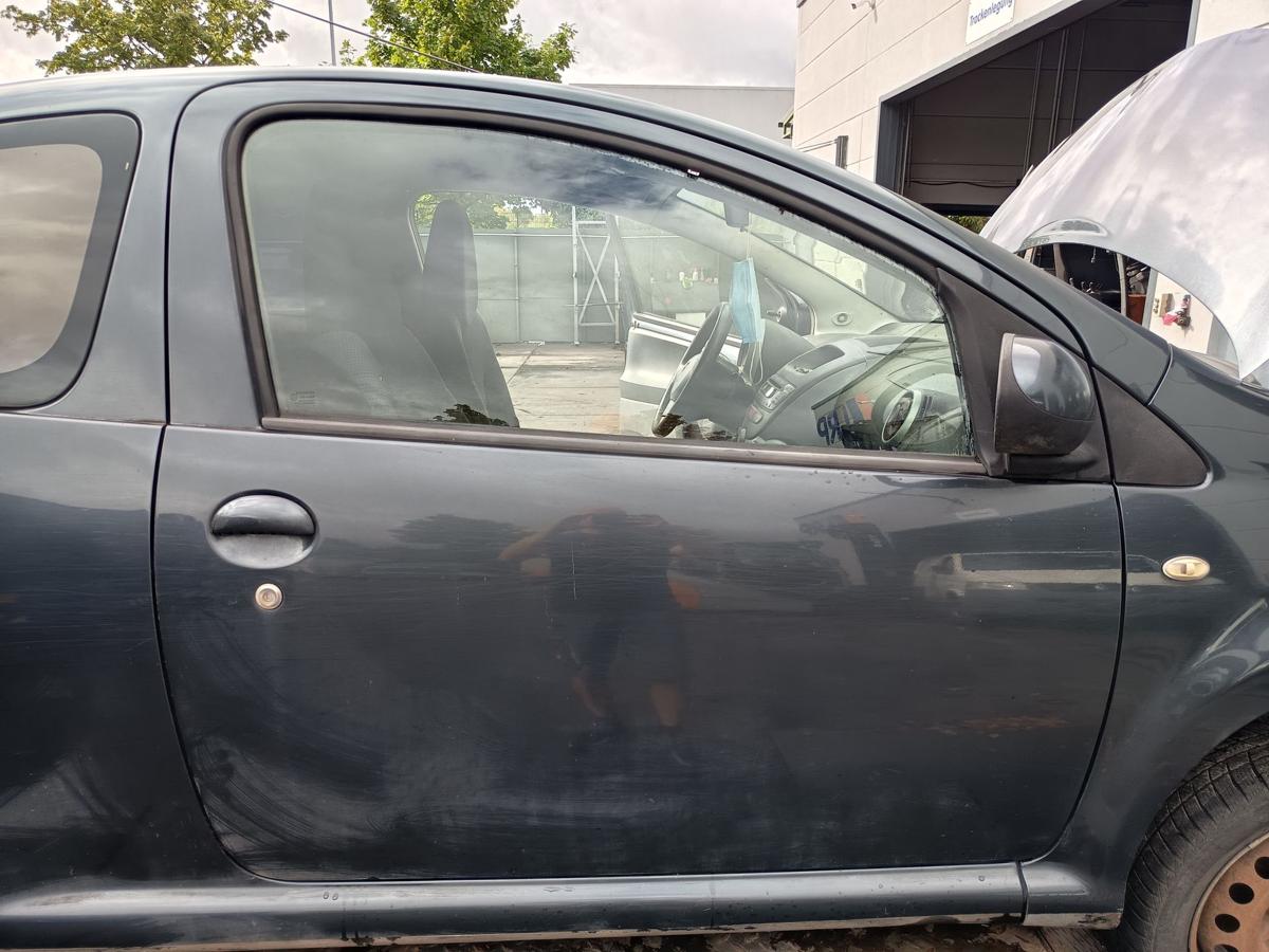 Toyota Aygo I 3t&uuml;rer original T&uuml;r rechts Beifahrer 1E0 Rauchgrau Bj 2005