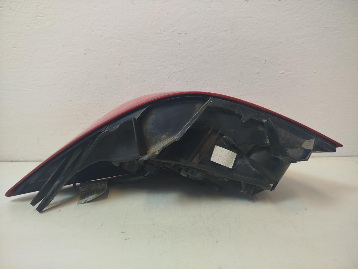 Nissan Primera P12 Fliessheck R&uuml;ckleuchte rechts R&uuml;cklicht starke Kratzer 5trg