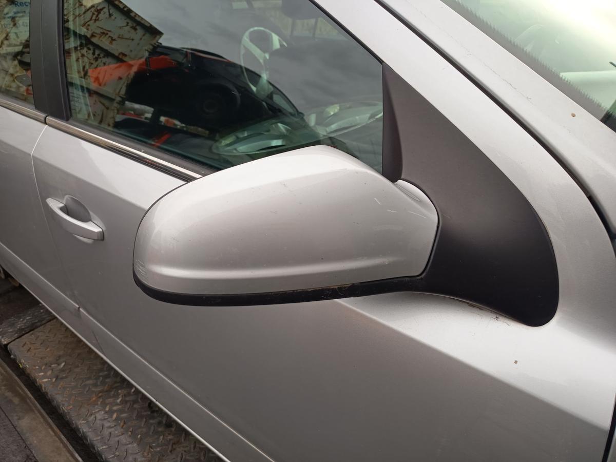 Opel Astra H Caravan Bj 2008 orig Außenspiegel rechts elektr. Z157 Starsilber