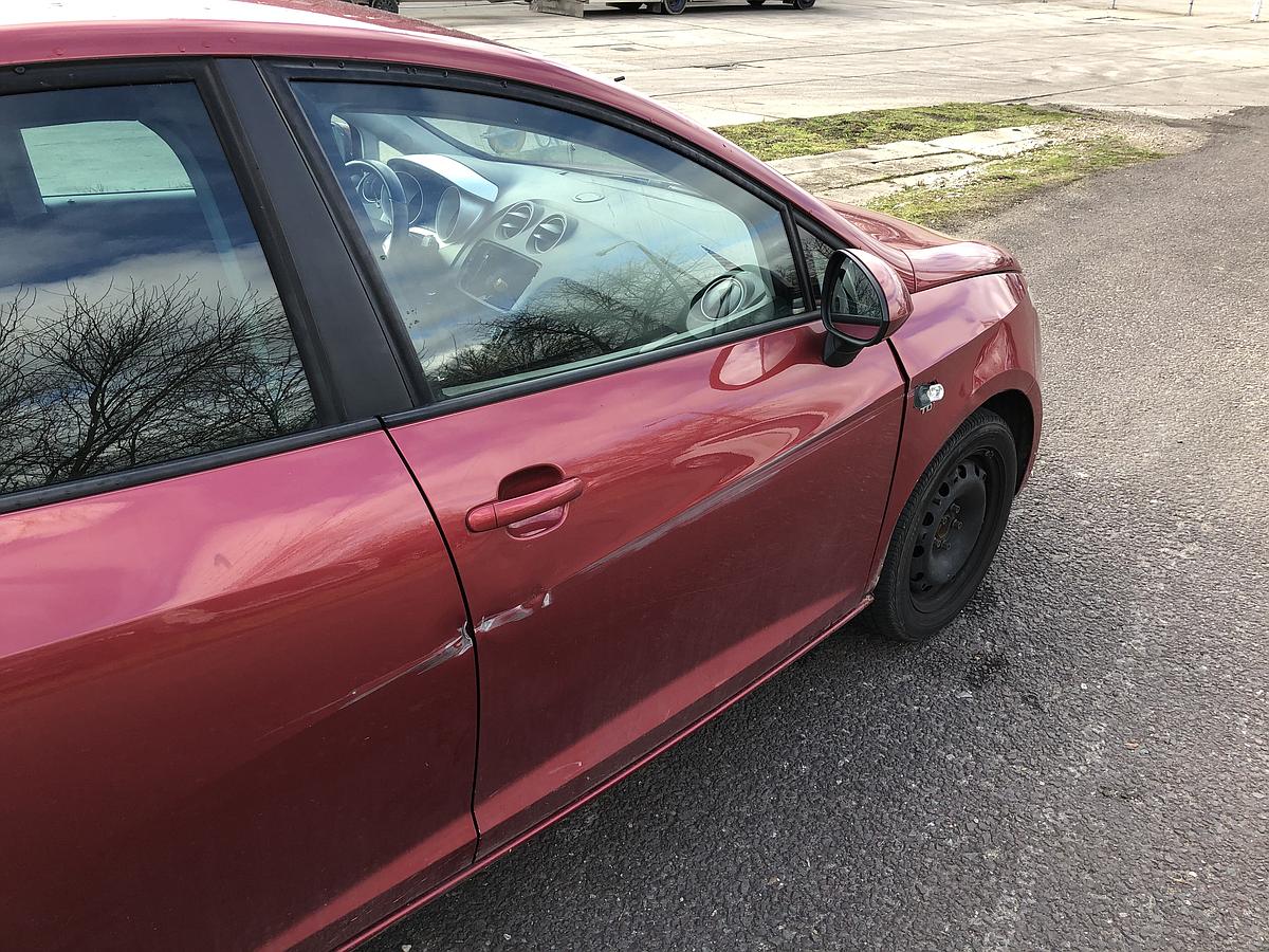 Seat Ibiza 6J Tür vorne rechts Beifahrertür BESCHÄDIGT LS3Z Rojo Dakota Met