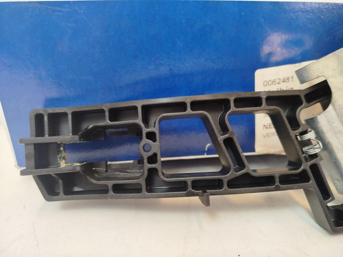 Ford Fiesta JA8 Halter Verst&auml;rkung T&uuml;rgriff vorn rechts Keyless OE