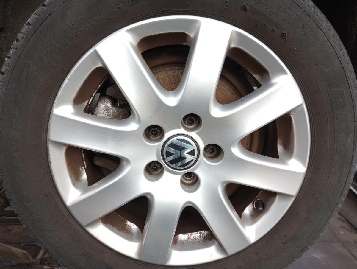 VW Passat B6 3C original Satz Alufelgen OHNE Reifen 6,5x16 ET42 Bj 2008