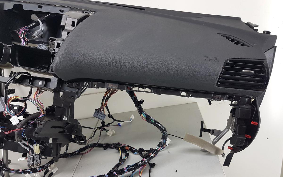 Mitsubishi Eclipse Cross original Armaturenbrett Cockpit Facelift BJ2023