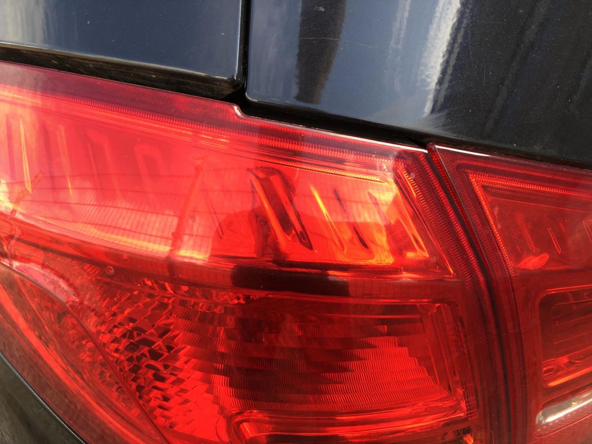 Opel Meriva B Rückleuchte außen links Ecke Rücklicht Heckleuchte