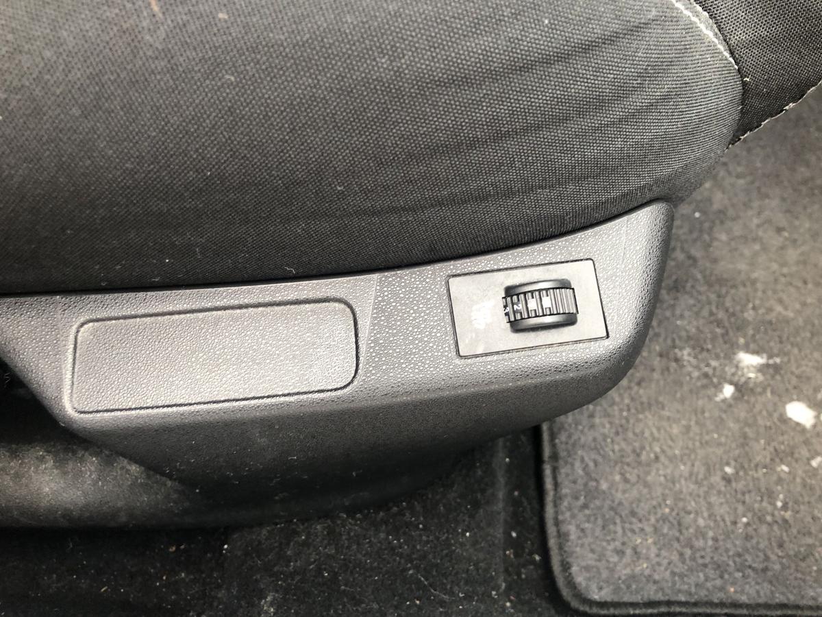 Citroen C4 II Typ N Sitz vorn rechts Beifahrersitz Stoff mit Heizung OEM