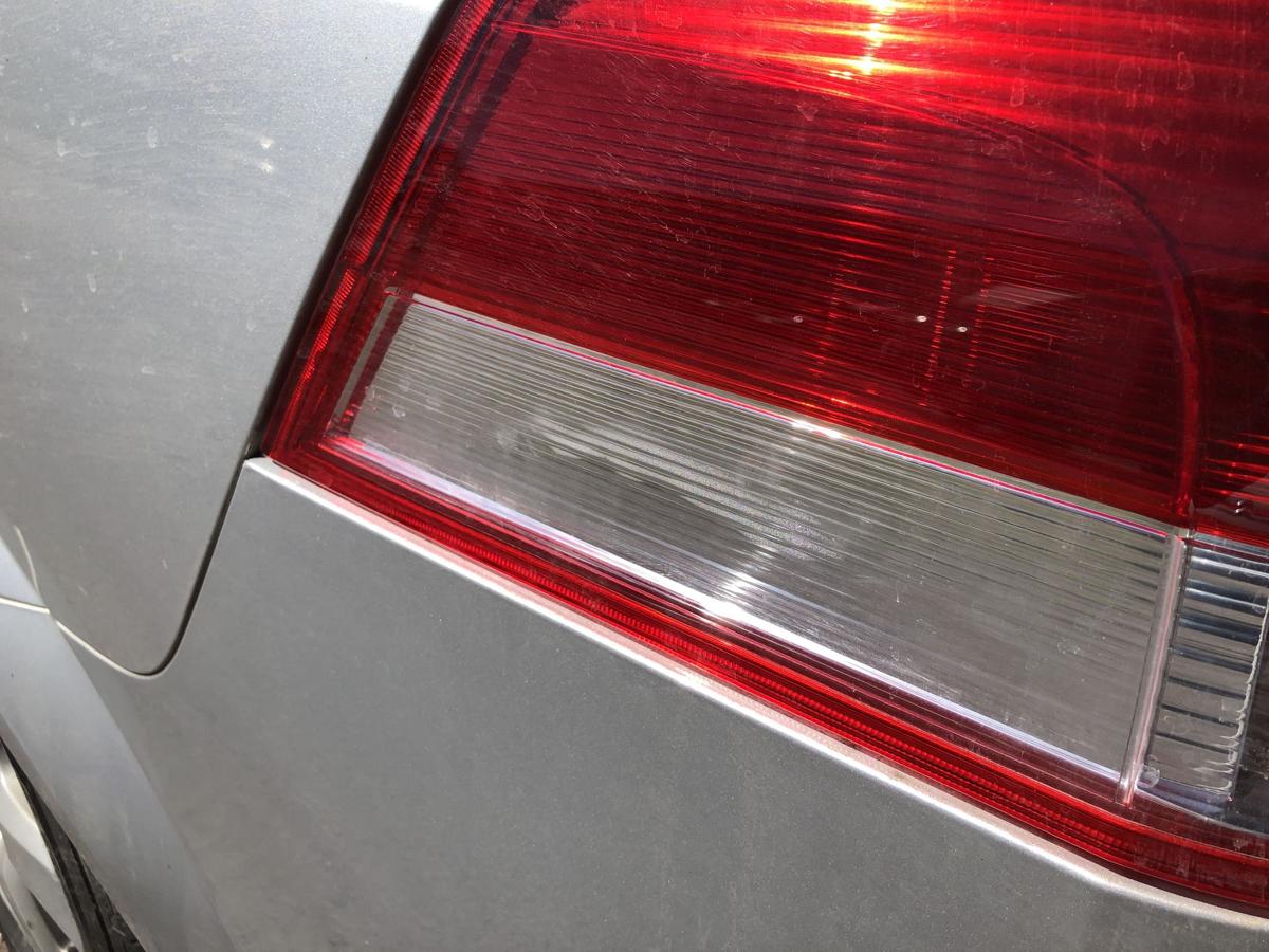 Opel Vectra C Caravan ab 05 R&uuml;ckleuchte au&szlig;en links Ecke Kombi rot silber