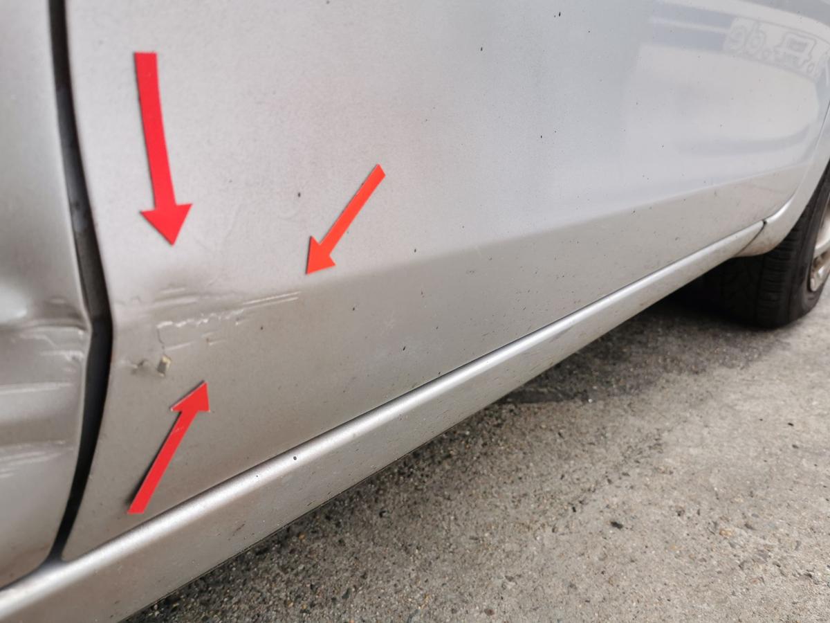 Toyota Yaris XP9 Beifahrertür Autotür Tür vorn rechts 1E7 SilverPearl FRA TEXT