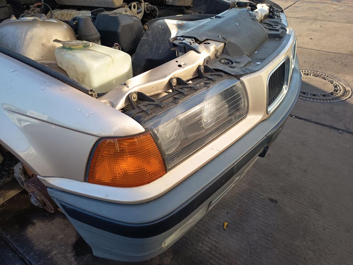 BMW 3er E36 Limousine original K&uuml;hlergrill Nierengrill 301 Kaschmirbeige Bj 1992