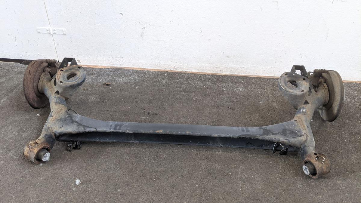 Hinterachse Achse hinten Scheibenbremse ABS Hinterachsträger VW Polo 6R