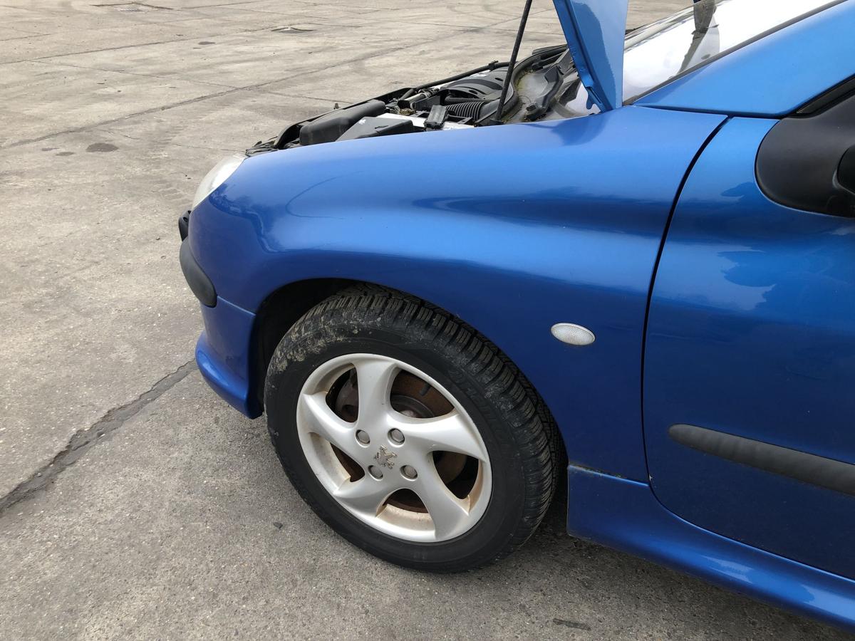 Peugeot 206CC Typ 2D Kotfl&uuml;gel vorn links Fahrerseite KMF Poseidon Blau Metallic
