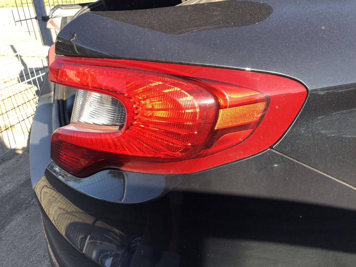 Fiat Tipo Typ 356 Rückleuchte rechts außen Ecke Rücklicht Stufenheck