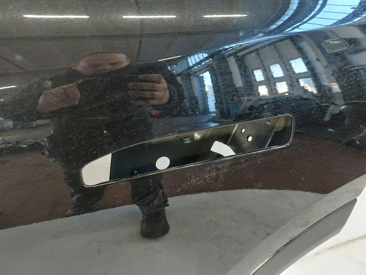 NIO EL6 Elektro SUV T&uuml;r hinten links Fondt&uuml;r im Rohbau Hintert&uuml;r schwarz