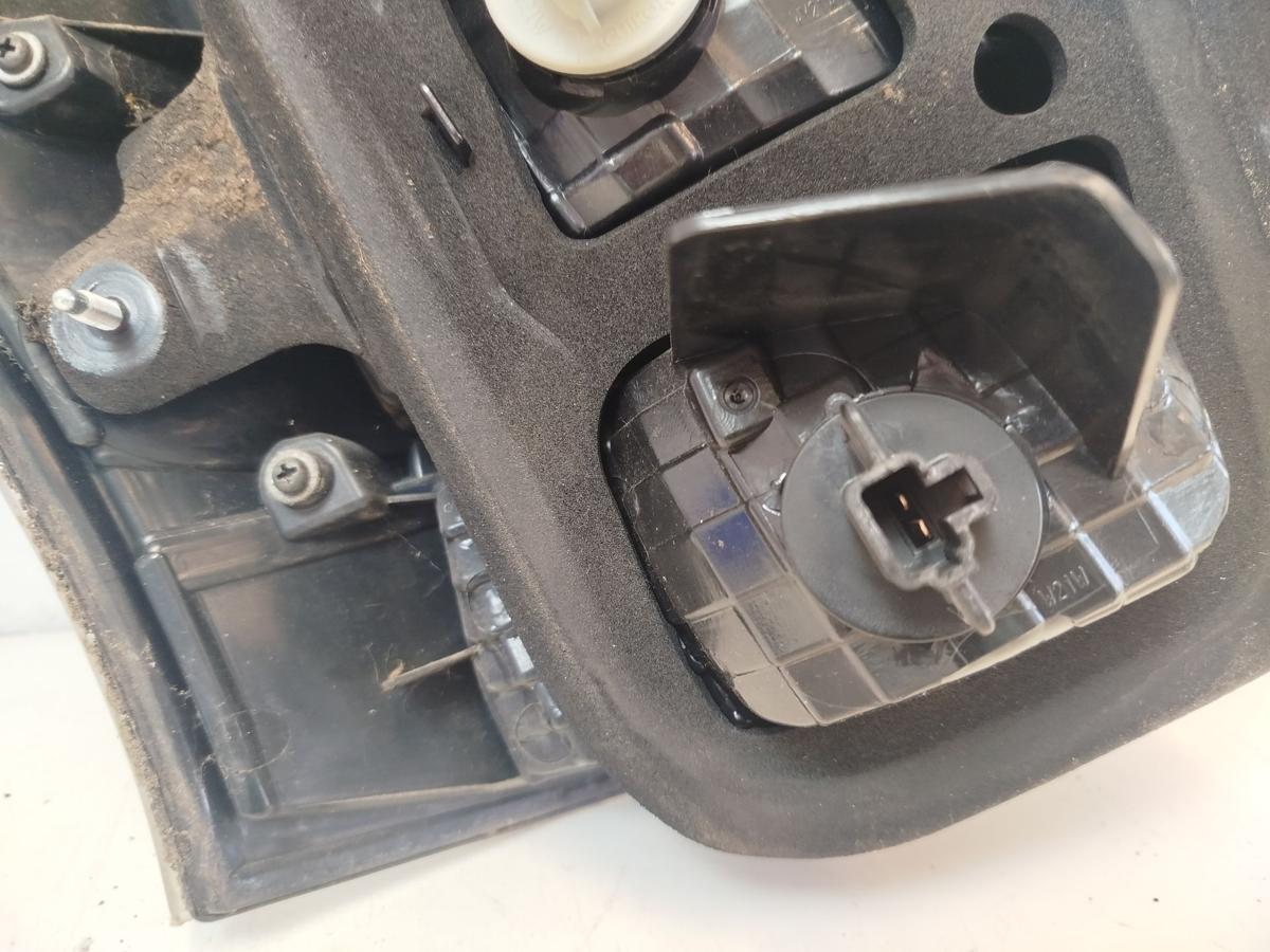 Toyota IQ Typ AJ R&uuml;ckleuchte rechts R&uuml;cklicht Heckleuchte Schlussleuchte