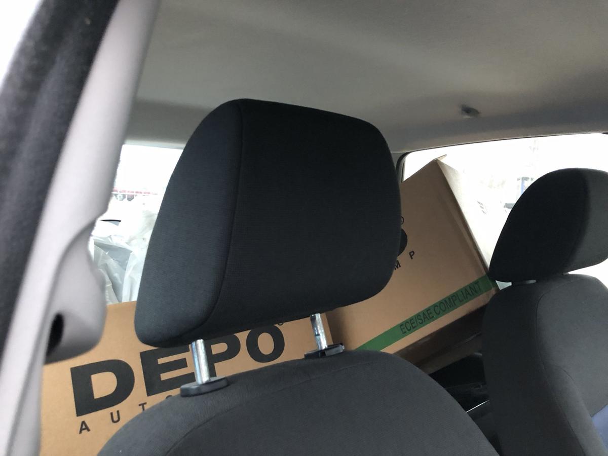 Ford Fiesta JD3 JH1 ab05 Sitz vorne rechts Beifahrersitz 5t&uuml;rer Stoffbezug