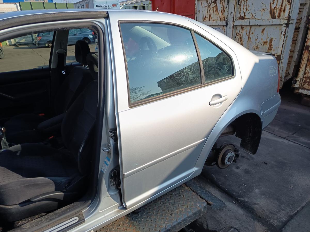 VW Bora 1J original T&uuml;r hinten links Fond Limo A7W Reflexsilber Bj 2001