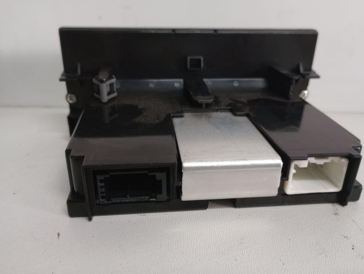 Volvo V50 original Radio CD 307525781 mit Bildschirm 30679647 Display Bj 2005