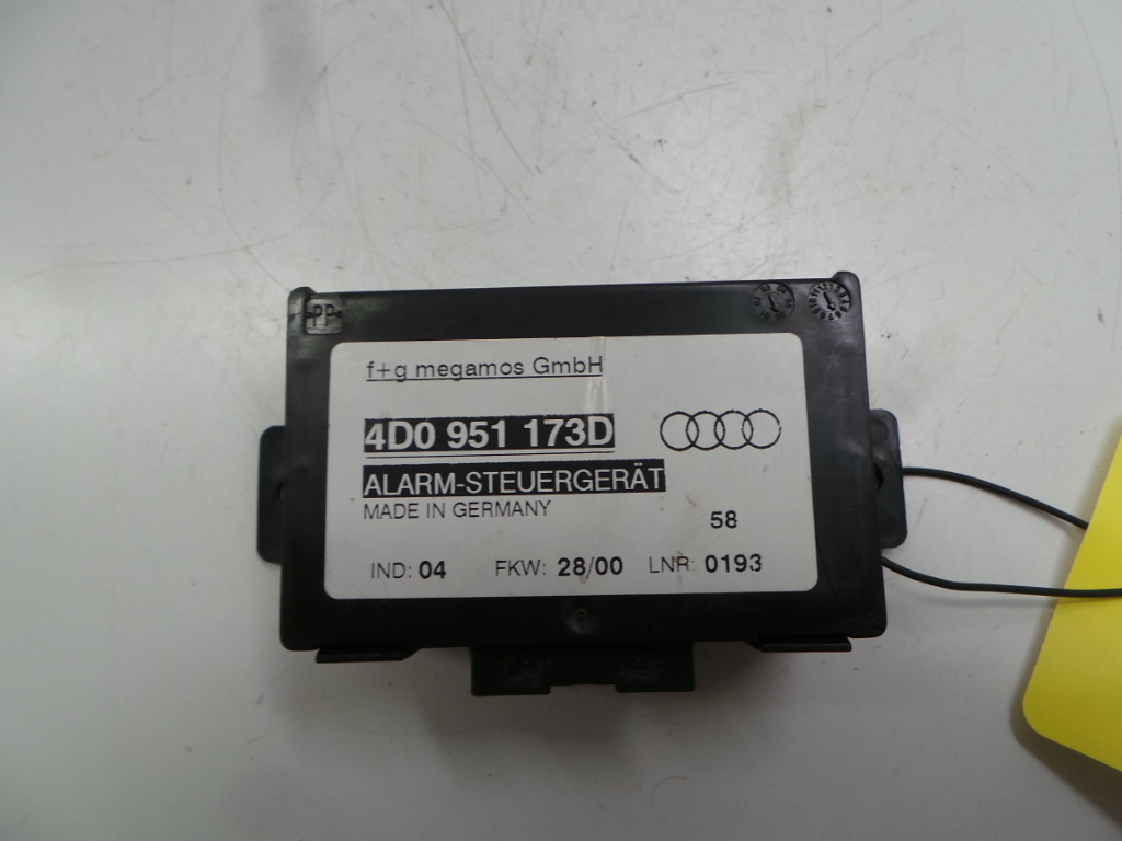 Audi A6 4B Kombi Bj.00 Steuergerät Alarm 4D0951173D