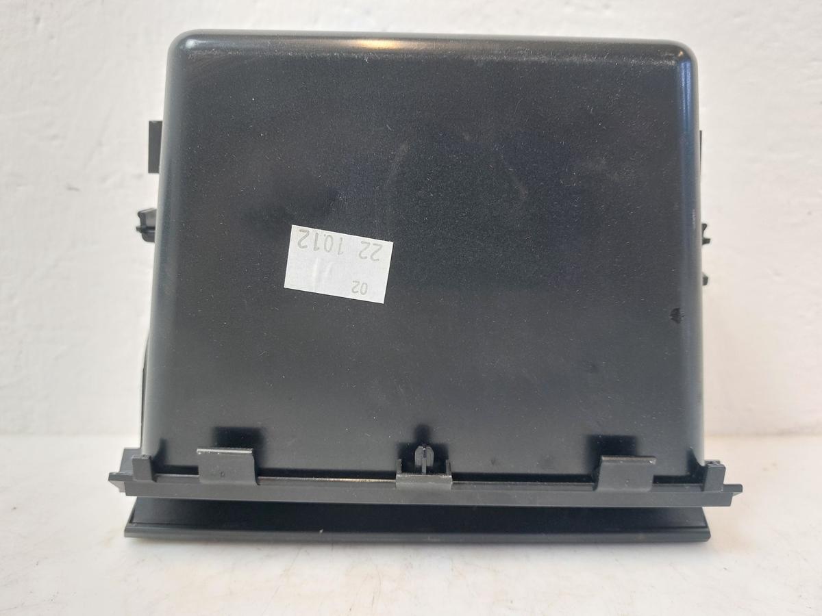 Seat Leon III 5F Ablagefach Armaturenbrett mitte Staufach mit Deckel